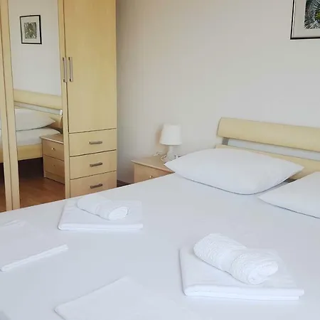 Apartment Sarah Seget Vranjica